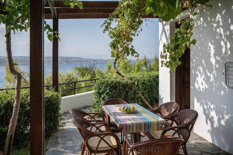 Two-Bedroom Apartment with Garden View image 3