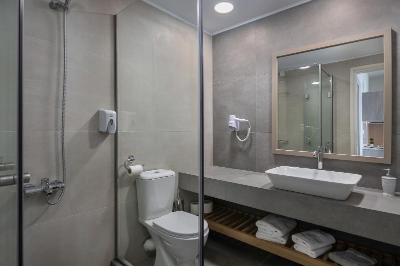 Two-Bedroom Apartment with Garden View image 3