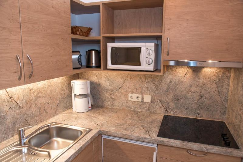 One-Bedroom Apartment image 3