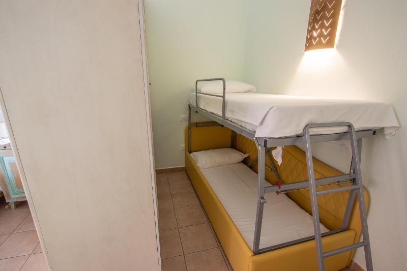Quadruple Room image 3