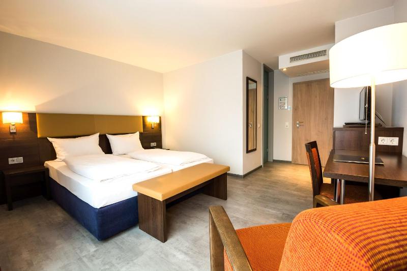 Double Room image 1
