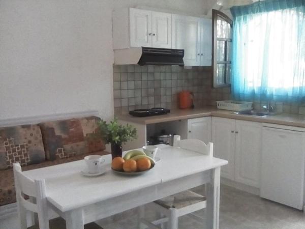 Apartment (2-4 Adults) image 3