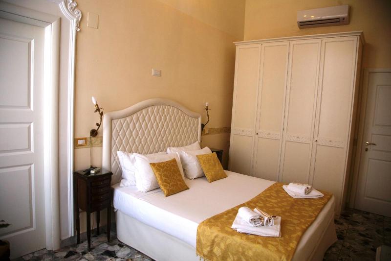 Superior Double Room image 1