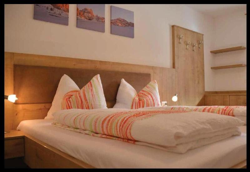 One-Bedroom Apartment image 3