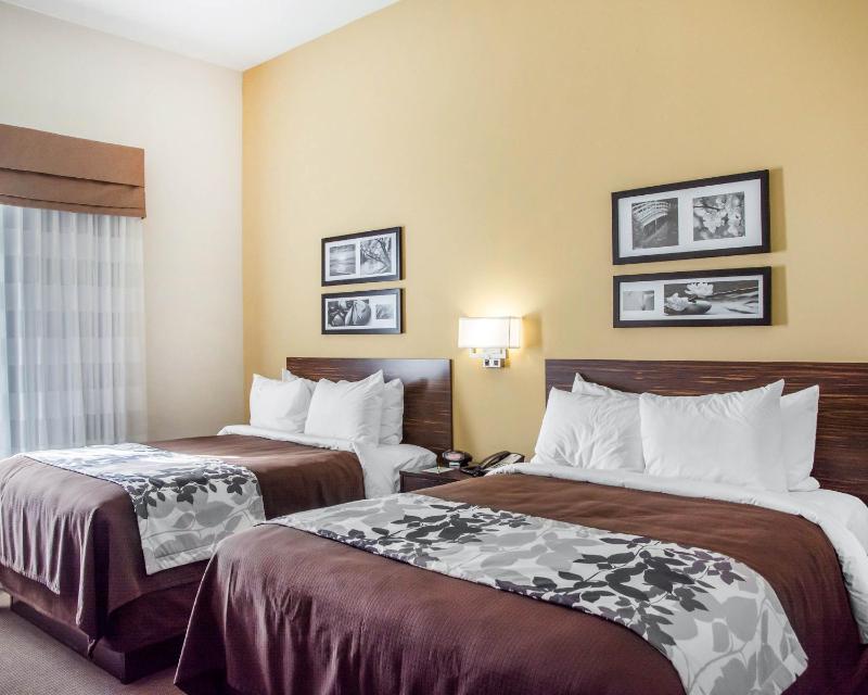 Standard Queen Room with Two Queen Beds - Non-Smoking image 3