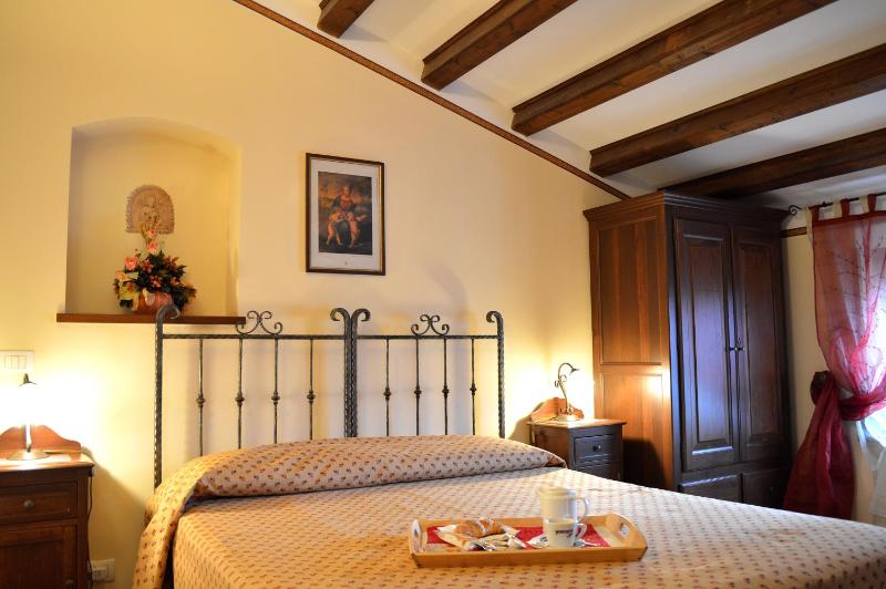 Standard Double Room image 4