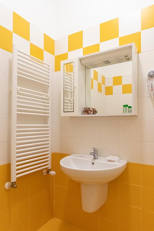 Double Room with Garden View image 2