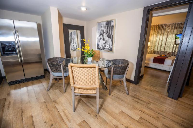 Two-Bedroom Suite image 4