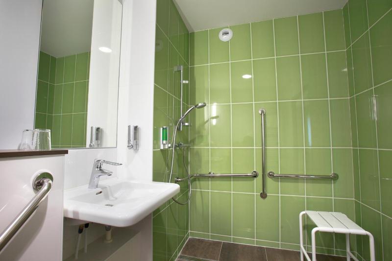 Double or Twin Room for Disabled Guests  image 4