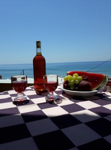 Deluxe Triple Room with Sea View image 3