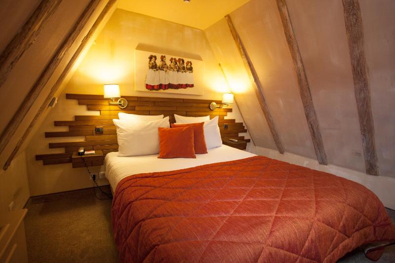 Duplex Suite with Balneo Bath image 3