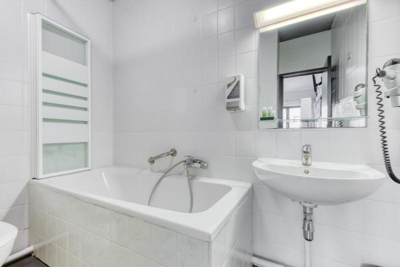 Standard Double Room image 4