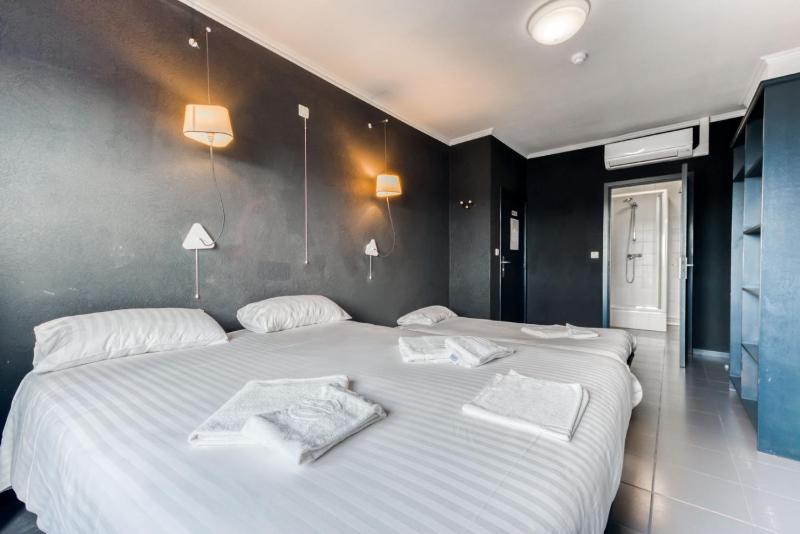 Classic Triple Room image 4
