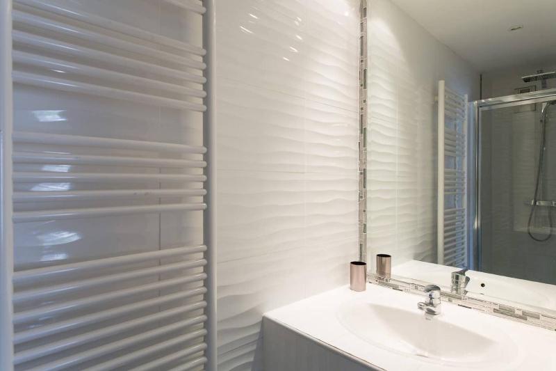 MARTINEZ HOTEL AREA: Modern 3 bedrooms w/ terrace - image 26