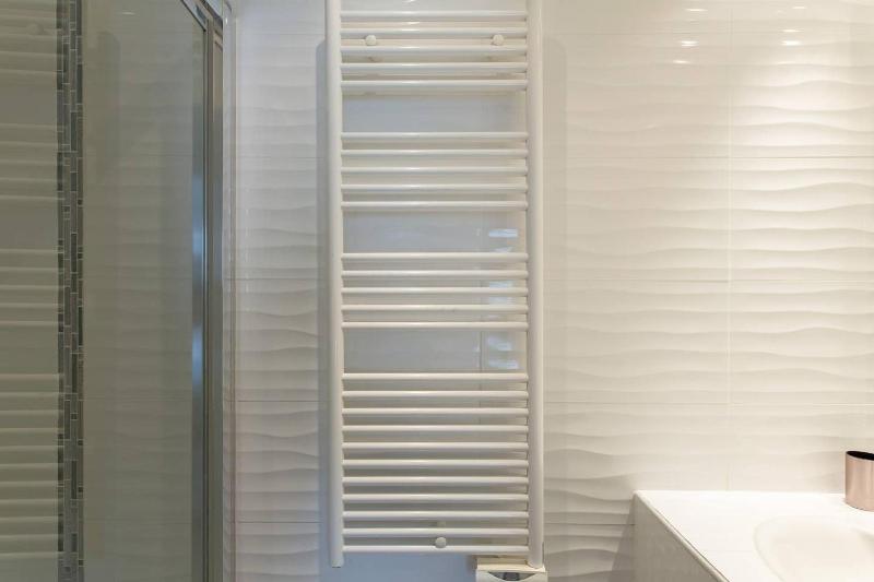 MARTINEZ HOTEL AREA: Modern 3 bedrooms w/ terrace - image 2