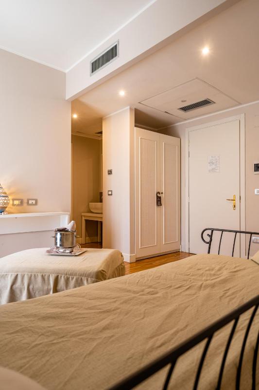 Junior Suite image 3