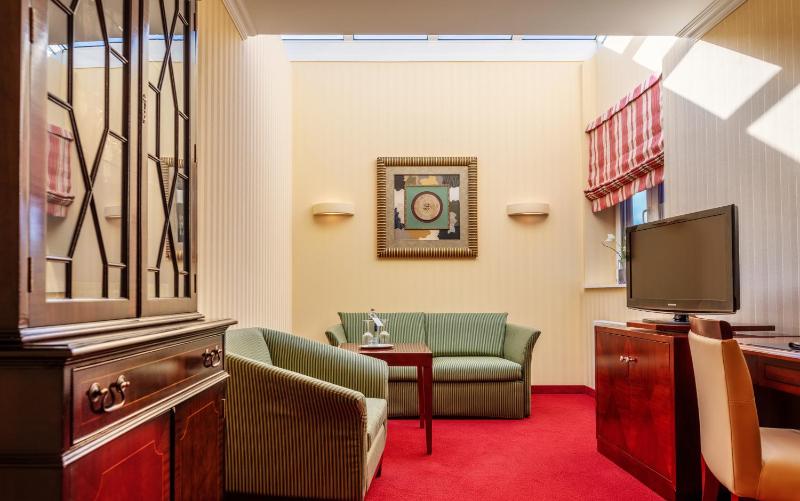Superior Suite image 2