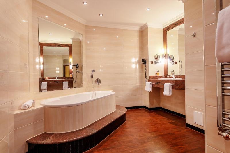 Superior Suite image 1