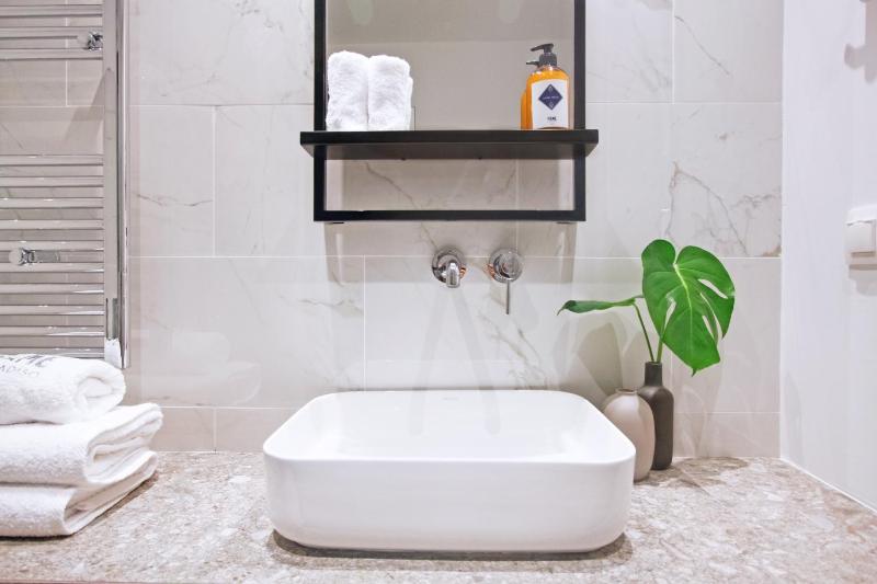 Superior Suite image 3