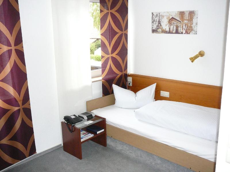 Economy Single Room image 2