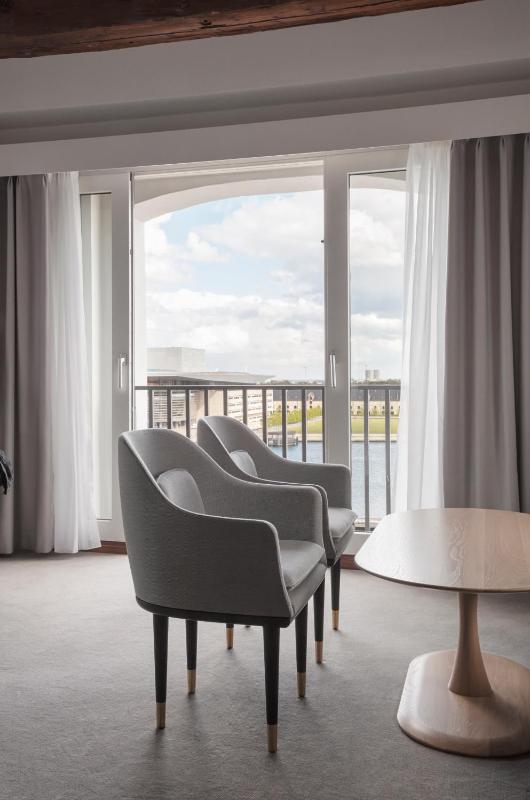 Tower Suite image 4