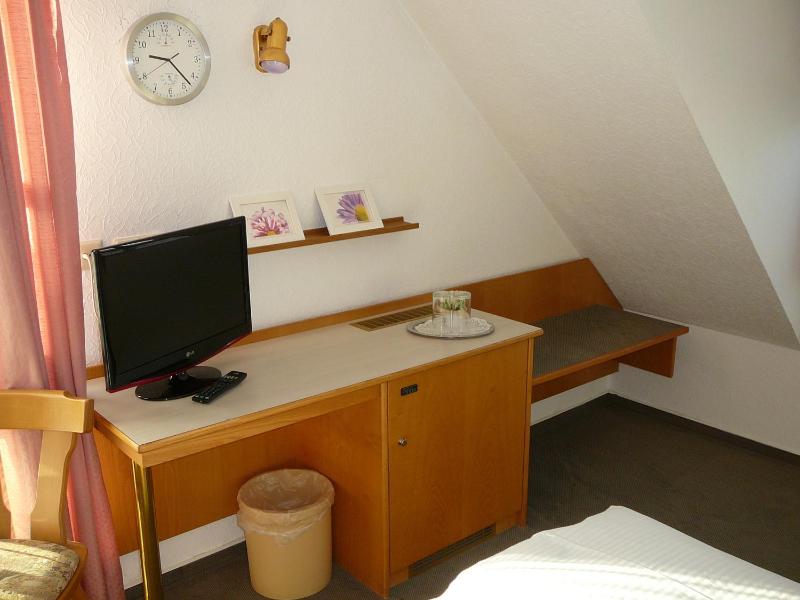 Standard Single Room image 3