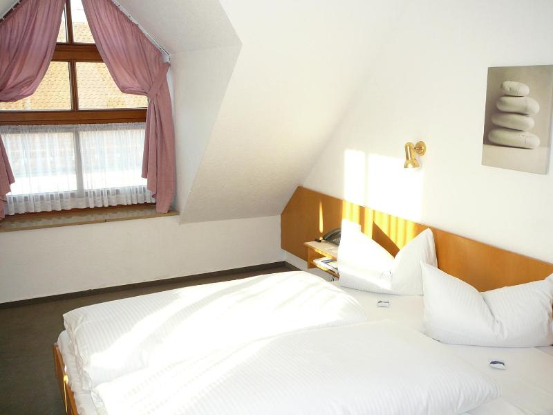Double Room image 1
