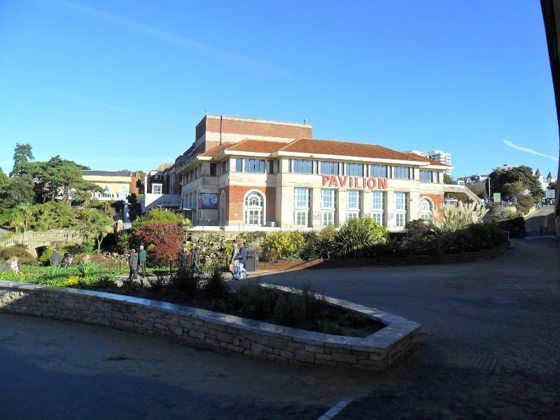 Cecil Court Hotel - image 4