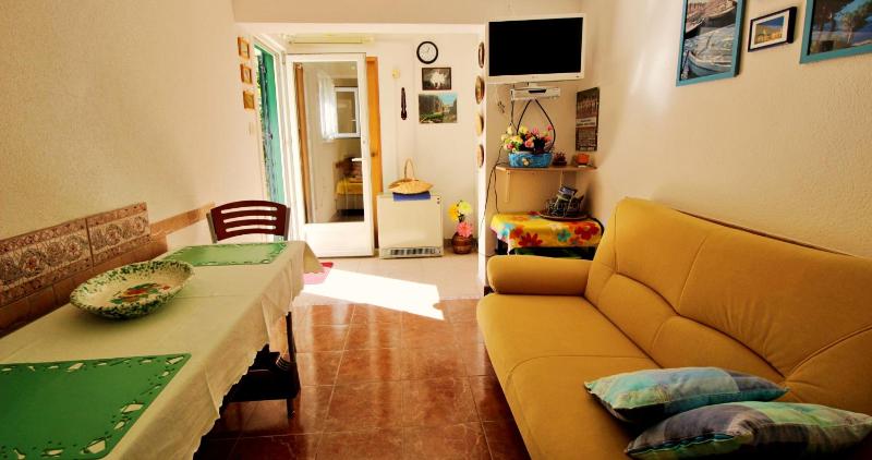 One-Bedroom Apartment image 3