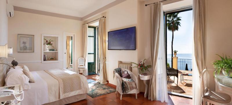 Junior Suite with Terrace image 1