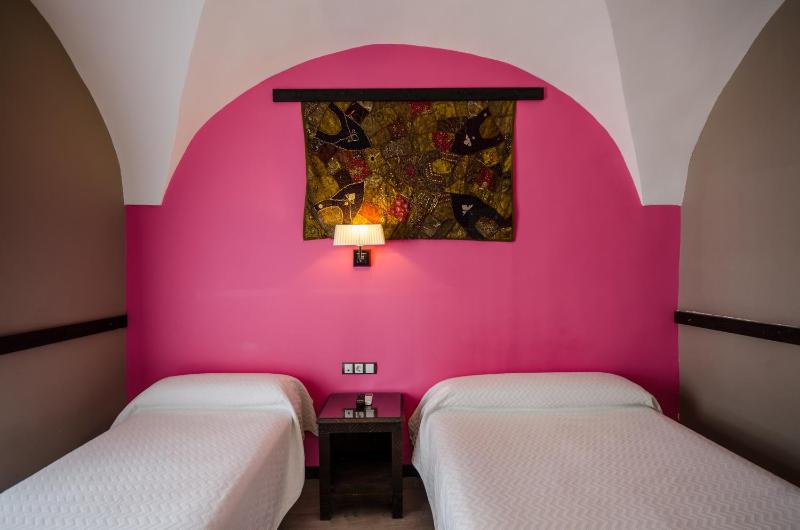 Double Room with Extra Bed image 3