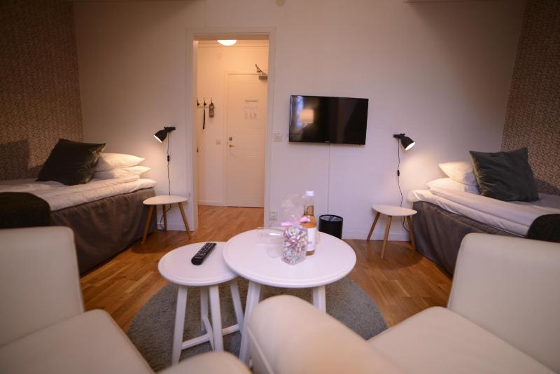 Standard Twin Room image 1