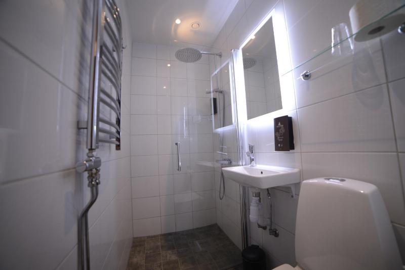 Standard Twin Room image 2