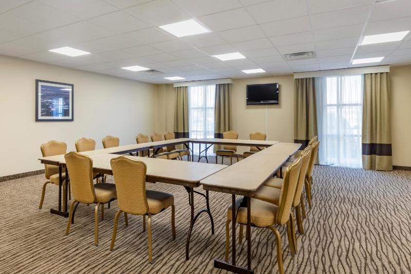 MainStay Suites Near Denver Downtown - image 7