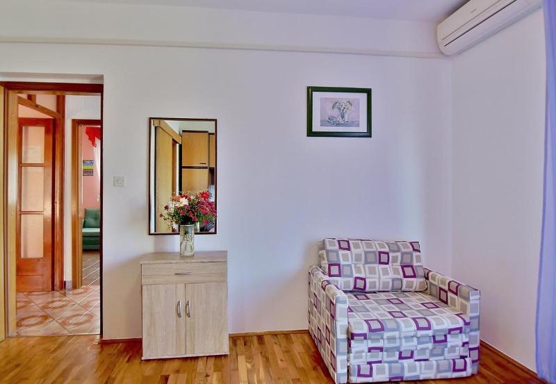 One-Bedroom Apartment with Balcony and Sea View image 2