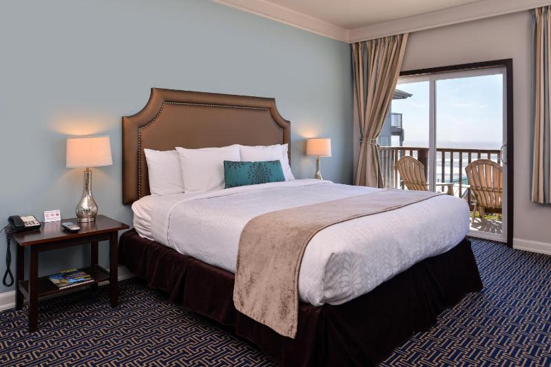 One-Bedroom Suite: Ocean View image 2