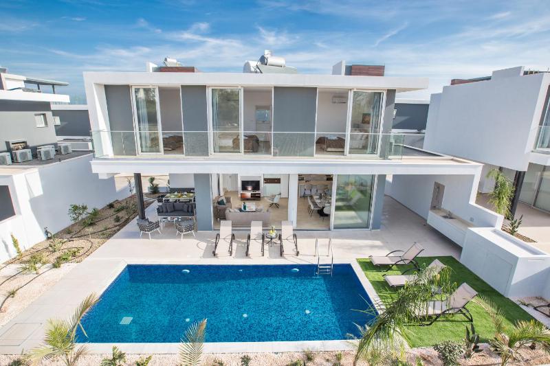 Three-Bedroom Villa with Private Pool image 2