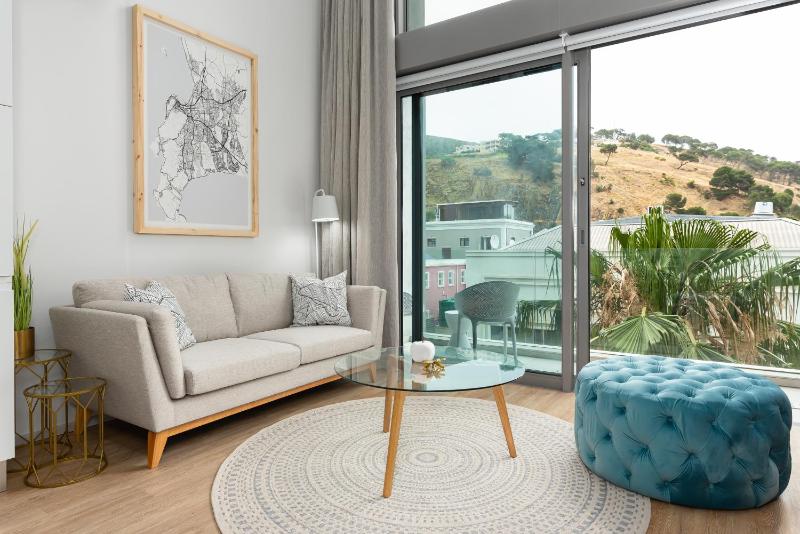 One-Bedroom Apartment image 4