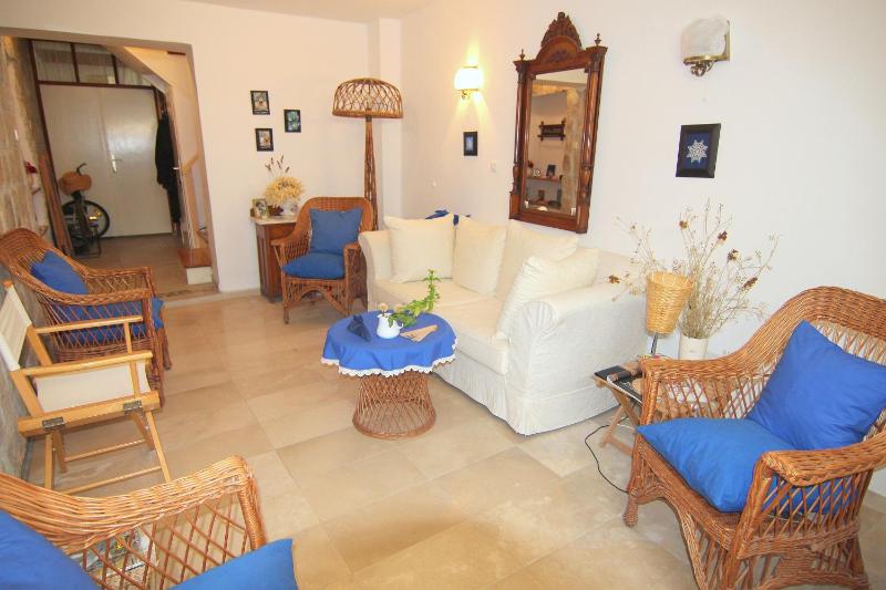 Room URSULA -Pag old town - image 14