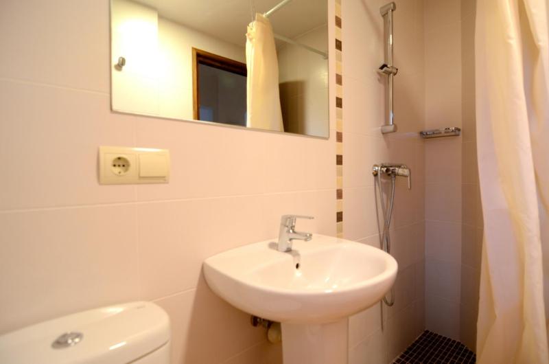 Three-Bedroom House image 2