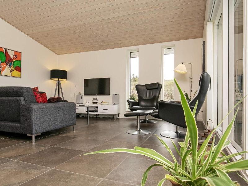 Four-Bedroom Holiday Home image 3
