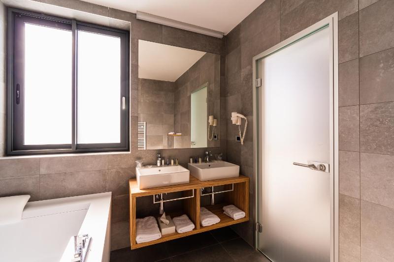 Deluxe Villa with Private Pool image 4