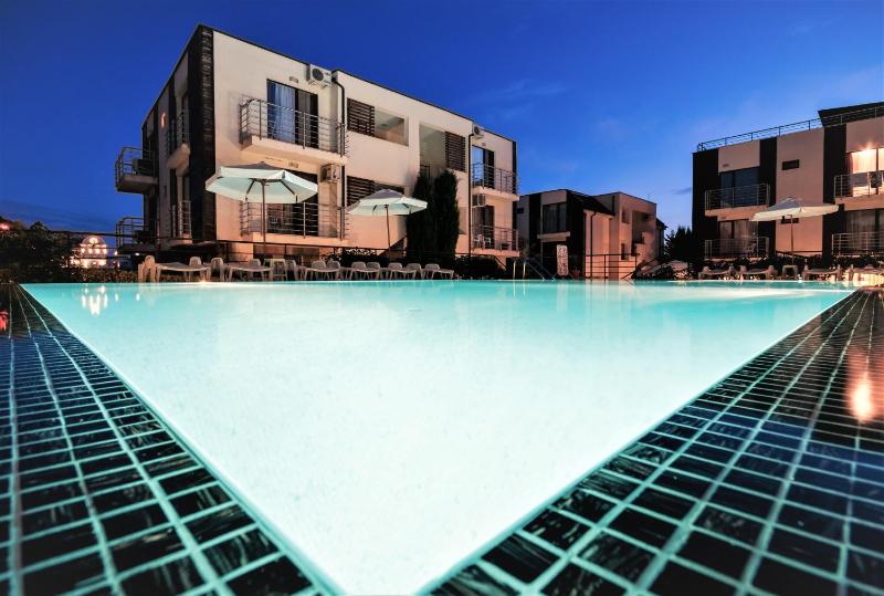 Charming 1 Bedroom Apartment for up to 4 Guests - image 10