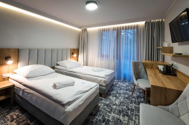 Deluxe Double or Twin Room with Balcony image 1
