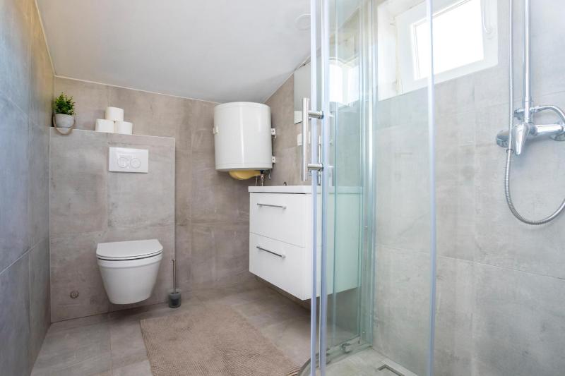 Two-Bedroom Apartment with Sea View image 3