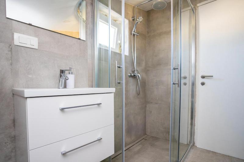 Two-Bedroom Apartment with Sea View image 2