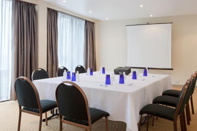 Crown Hotel - image 11