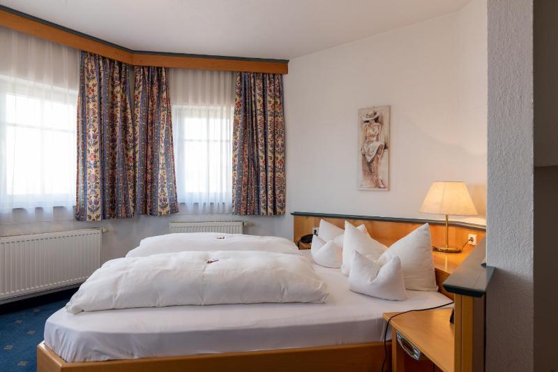 One-Bedroom Suite image 1