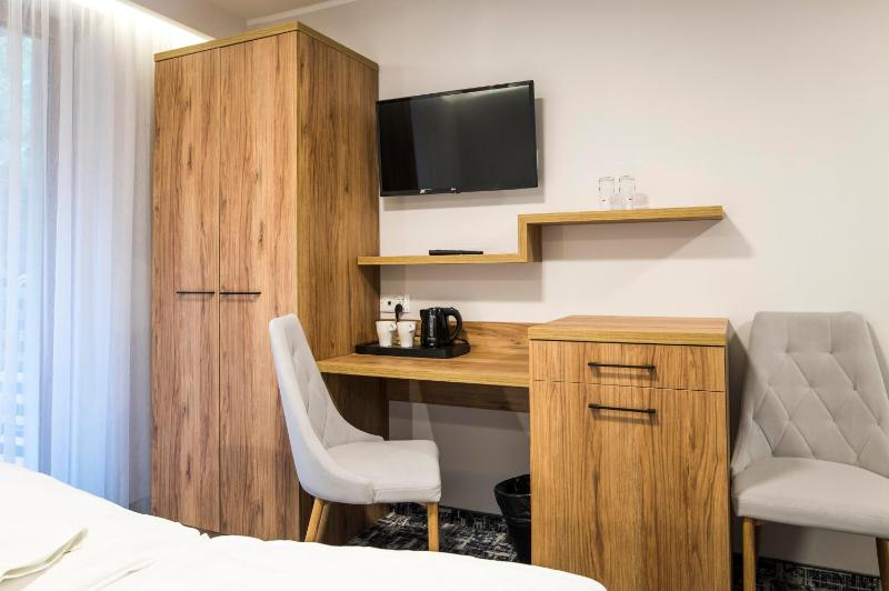 Deluxe Double or Twin Room with Balcony image 2