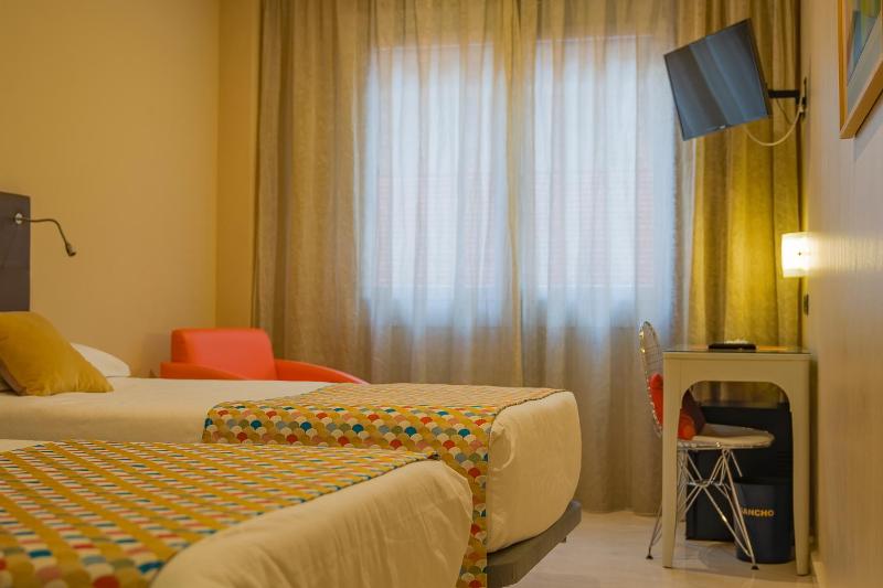 Double or Twin Room with Parking image 2